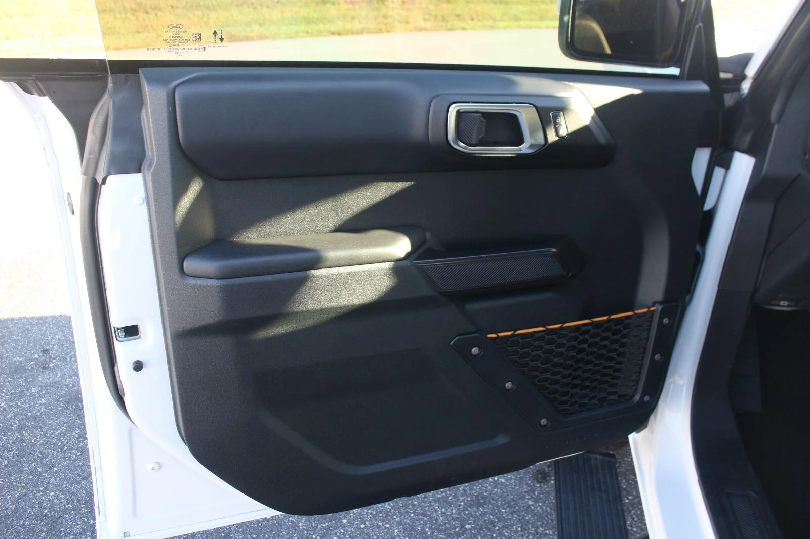 Used 2024 Oxford White Ford Badlands image 12
