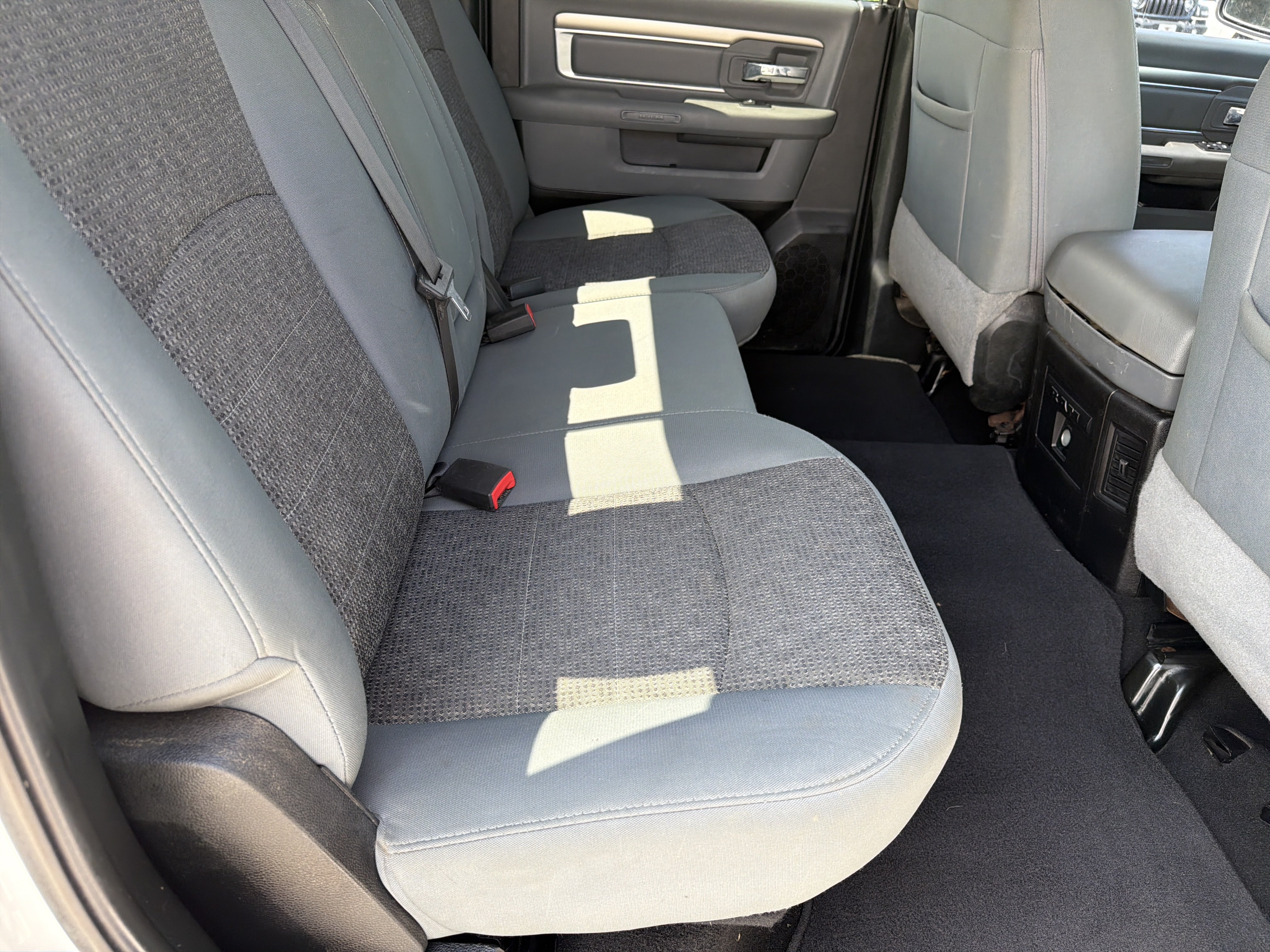 Used 2018 Bright White Clearcoat Ram Big Horn image 16