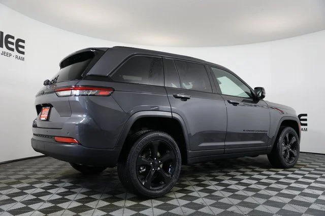 2025 Jeep Grand Cherokee Altitude - Photo 24