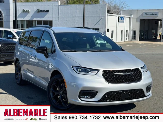 2026 Chrysler Pacifica Select