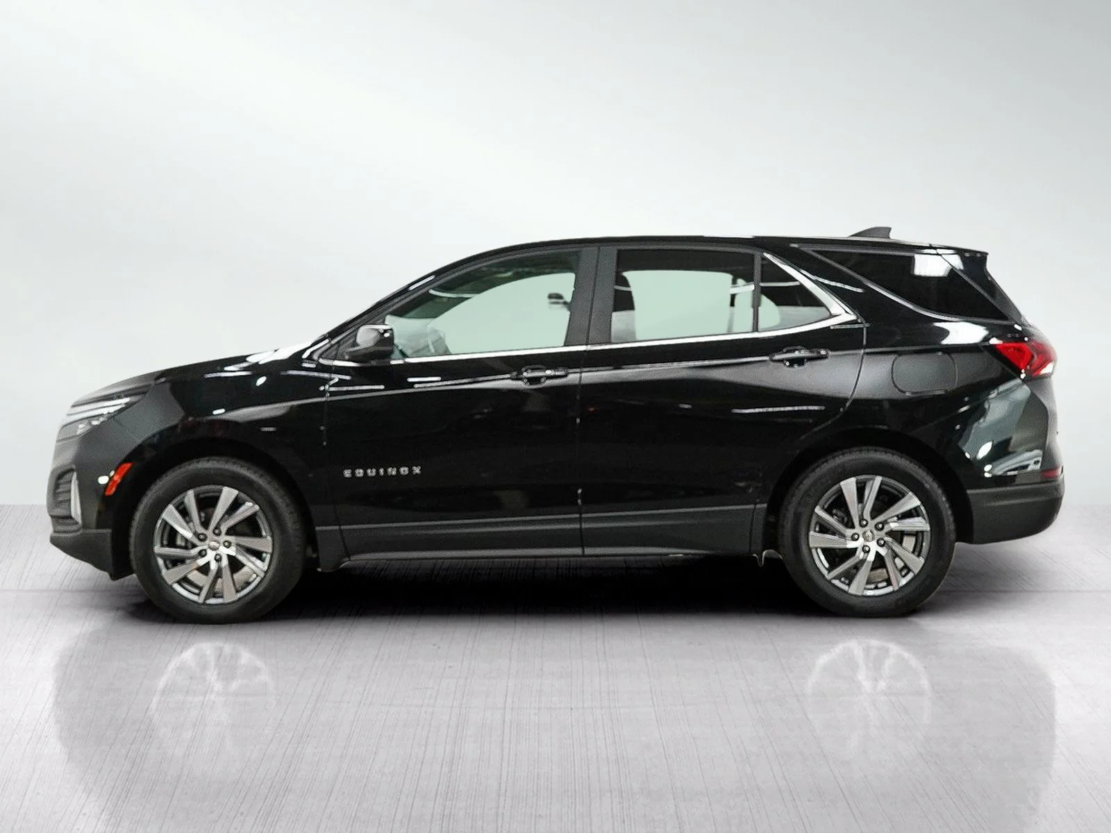 Used 2024 Chevrolet Equinox LT with VIN 3GNAXUEGXRL268624 for sale in Minneapolis, Minnesota