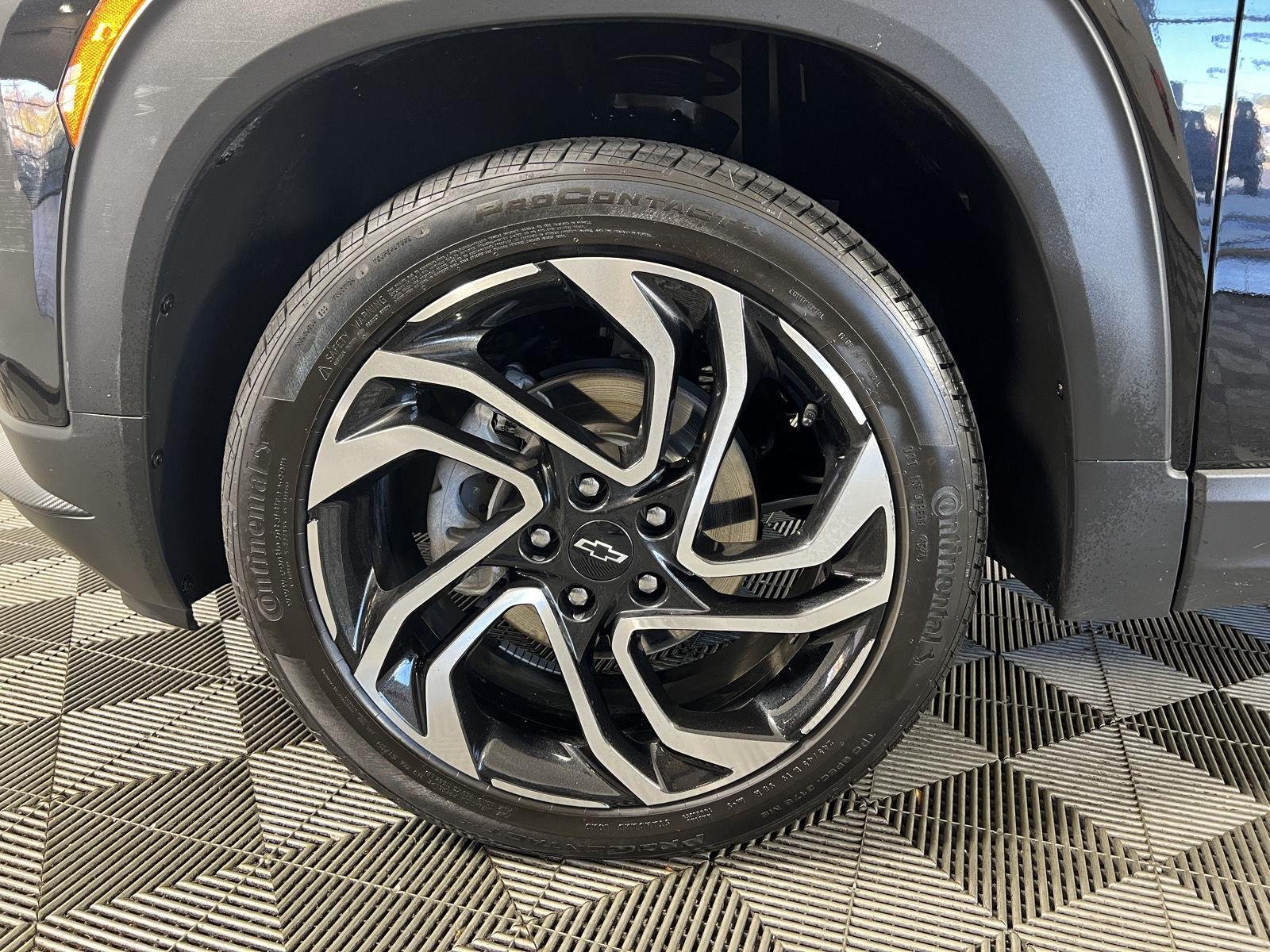 Used 2026 Mosaic Black Metallic Chevrolet RS image 29