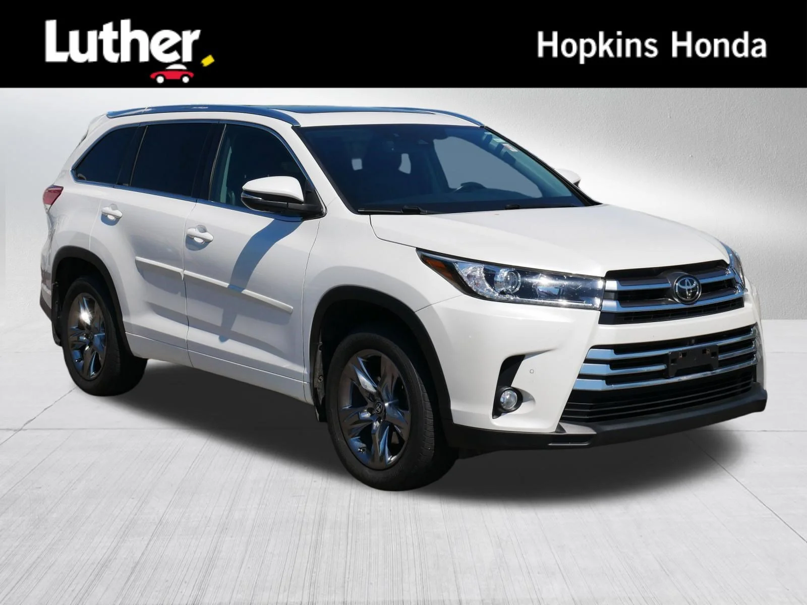 Used 2017 Blizzard Pearl Toyota Limited Platinum image 1