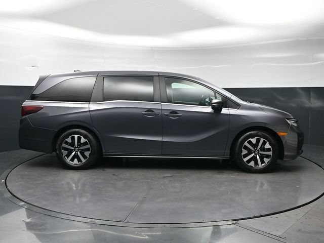 Certified Used 2025 Modern Steel Metallic Honda EX-L image 37
