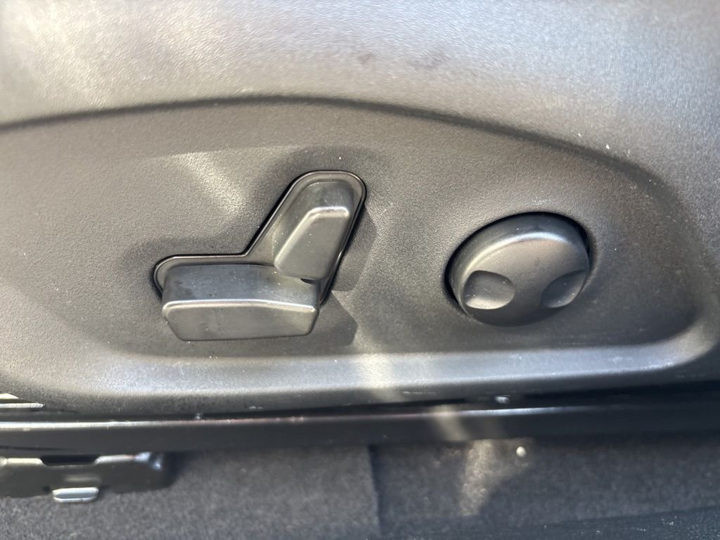 Used 2022 White Jeep High Altitude image 24