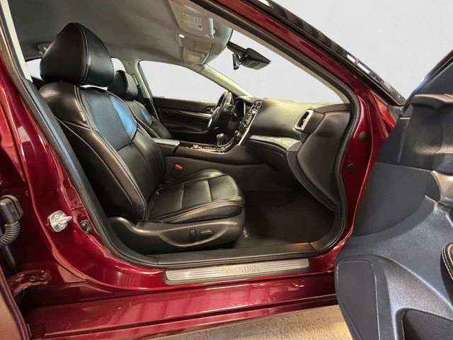 Used 2021 Red Nissan SV image 16