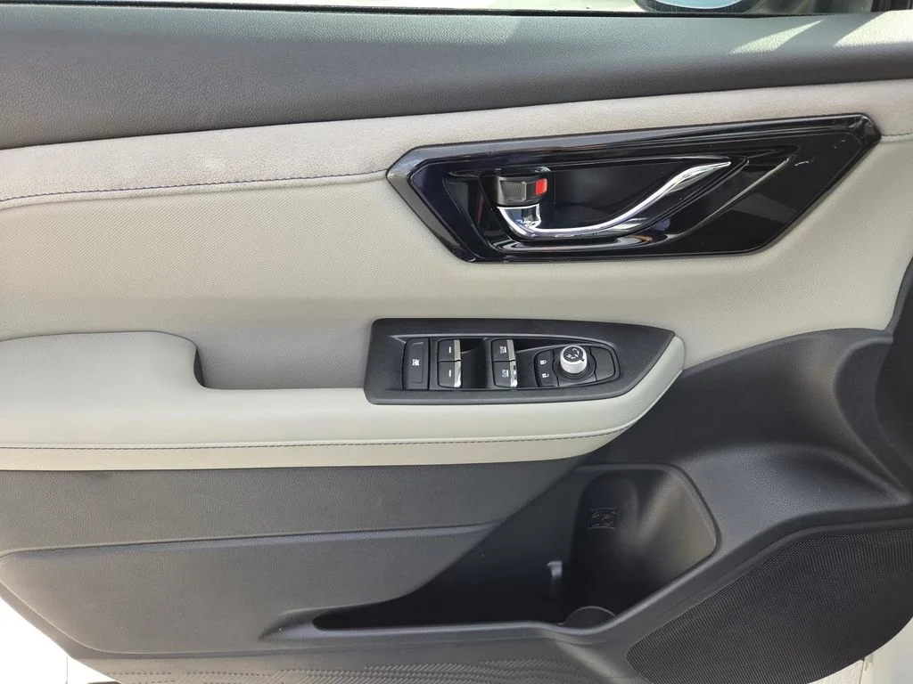 New 2026 CRYSTAL WHITE PEARL Subaru Limited Hybrid image 9