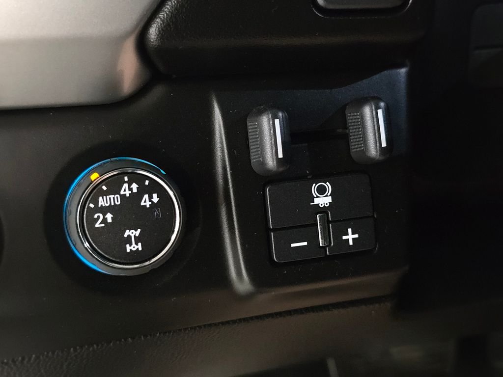 Used 2016 White Chevrolet LT image 34