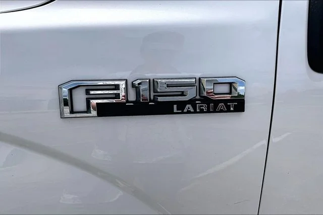 Used 2015 White Platinum Tri-Coat Metallic Ford Lariat image 25