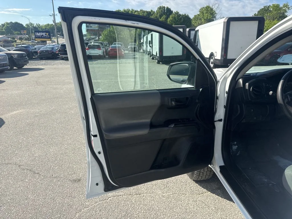 Used 2023 White Toyota SR image 21