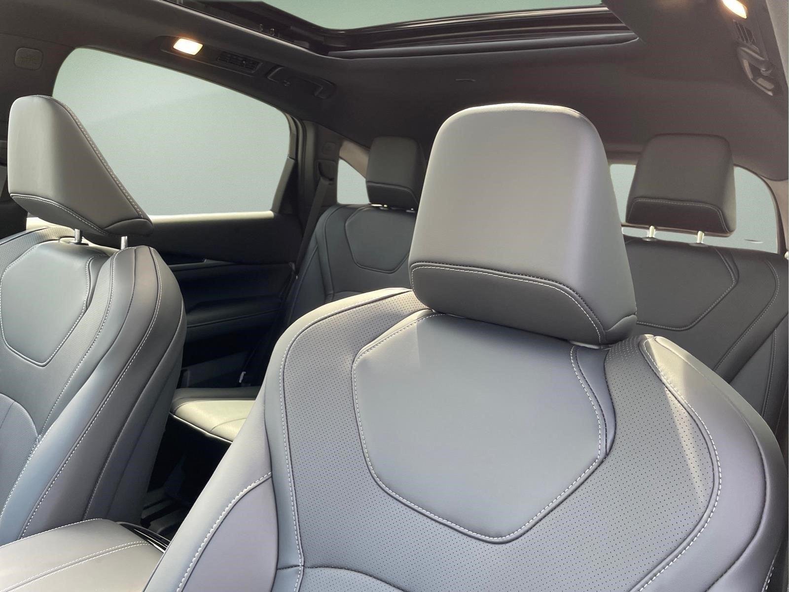 New 2027 2T SUN RED INFINITI Sport AWD image 23