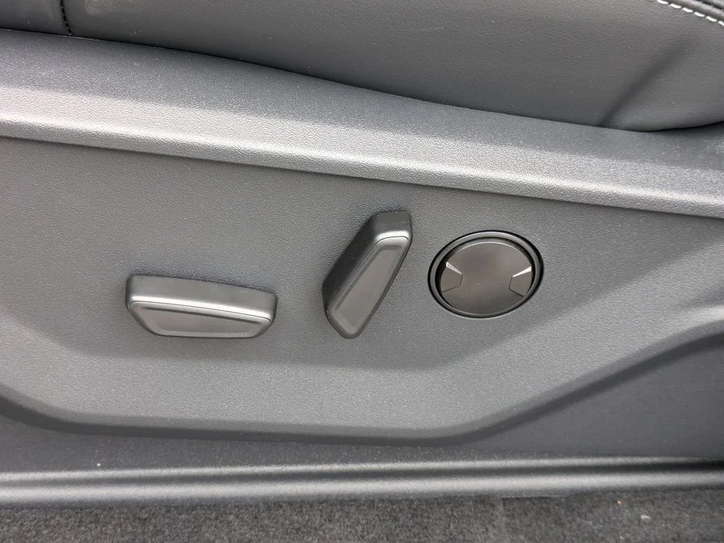 New 2026 Black Ford Platinum image 21