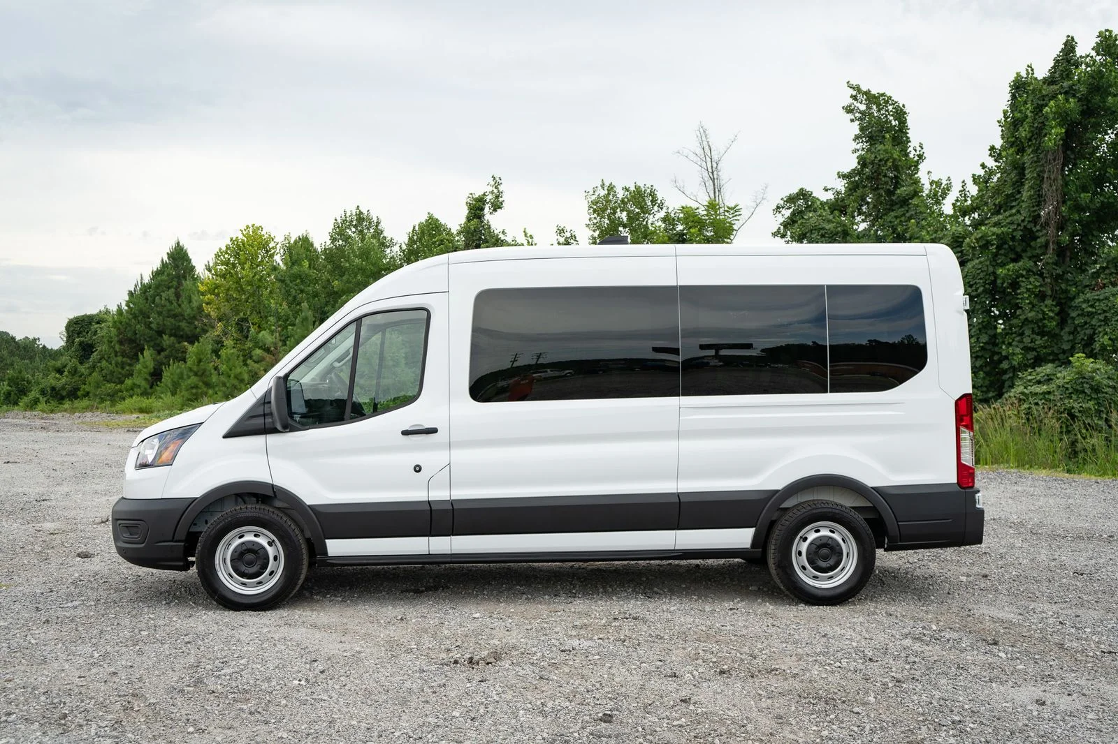 New 2026 Oxford White Ford Passenger Van XL image 5
