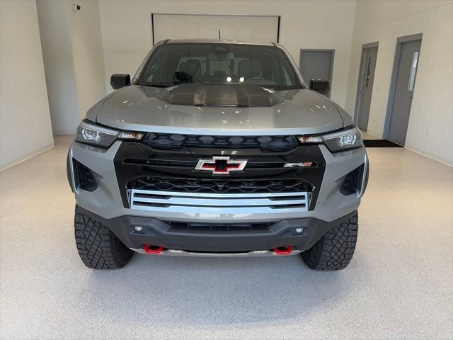2026 Chevrolet Colorado ZR2 - Photo 2