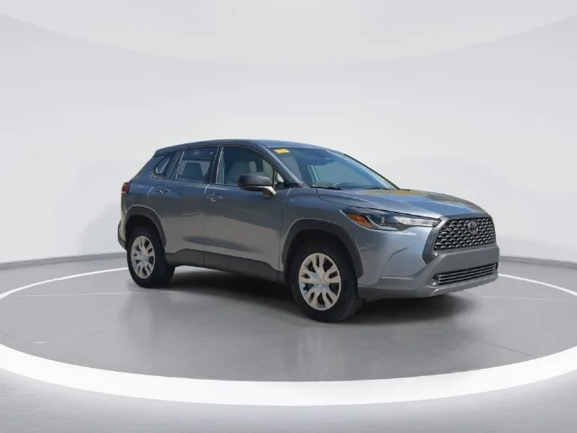 Used 2024  Toyota L image 2