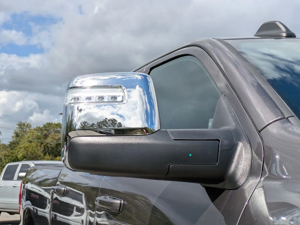 New 2026 Granite Crystal Metallic Clear-Coat Exterior Paint RAM Laramie image 14