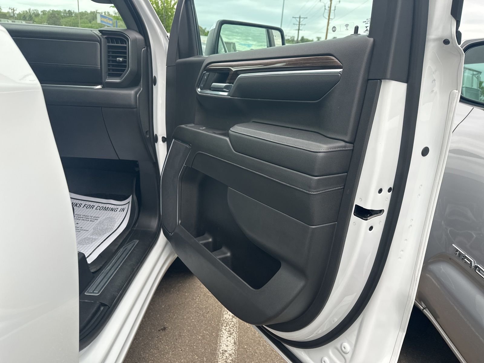 Used 2023 White Chevrolet LT image 39