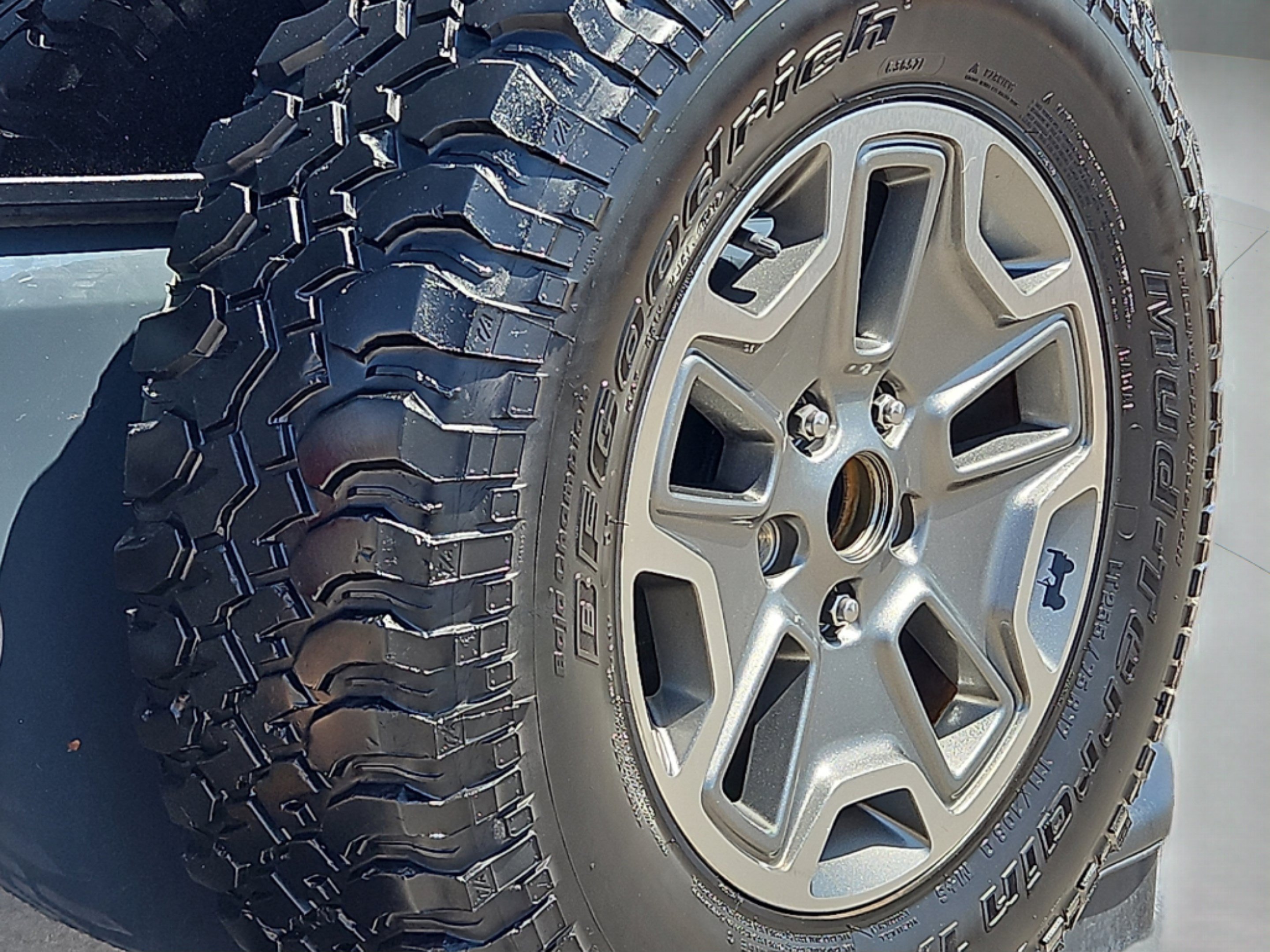 Used 2017 Rhino Clearcoat Jeep Unlimited Rubicon image 11