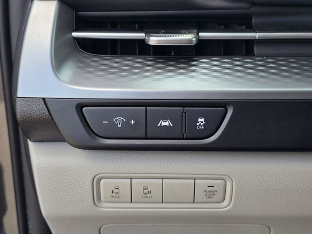 Used 2024  Kia LX image 28