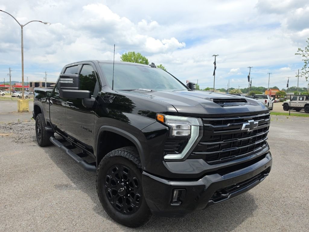 2024 Chevrolet Silverado HD LTZ 4WD Crew Cab Standard Box's photo