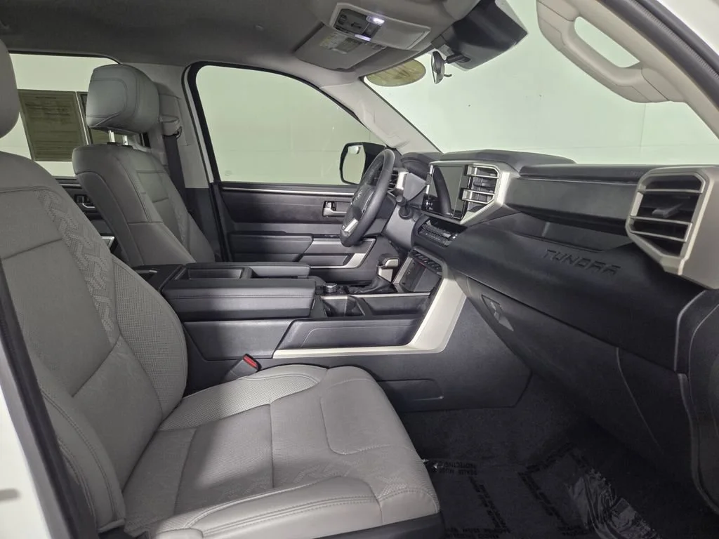 Used 2024 Ice Toyota SR5 image 32