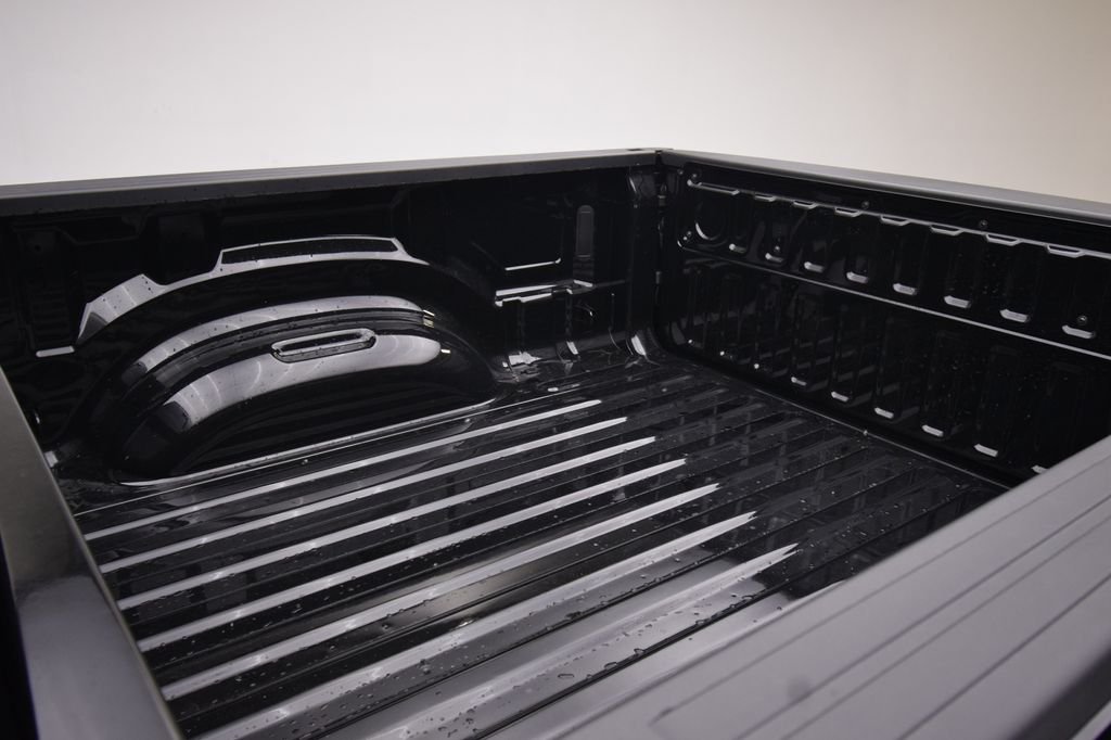 New 2026 Diamond Black Crystal Pearl-Coat Exterior Paint RAM Big Horn/Lone Star image 16