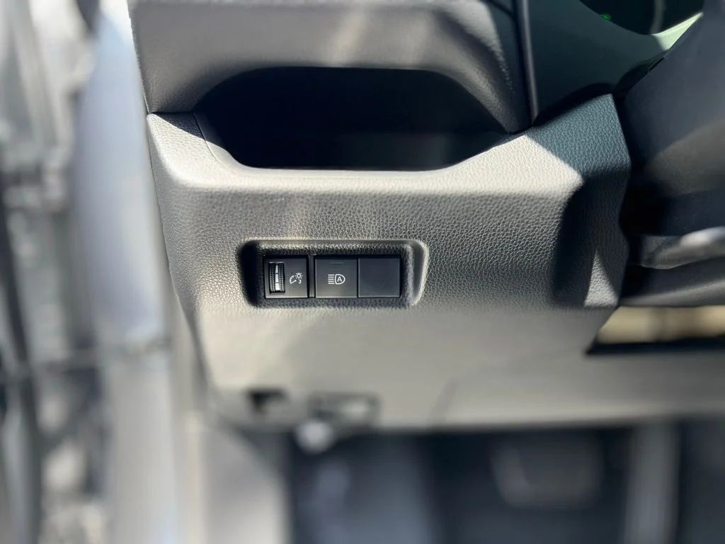 Used 2020 Silver Toyota LE image 17