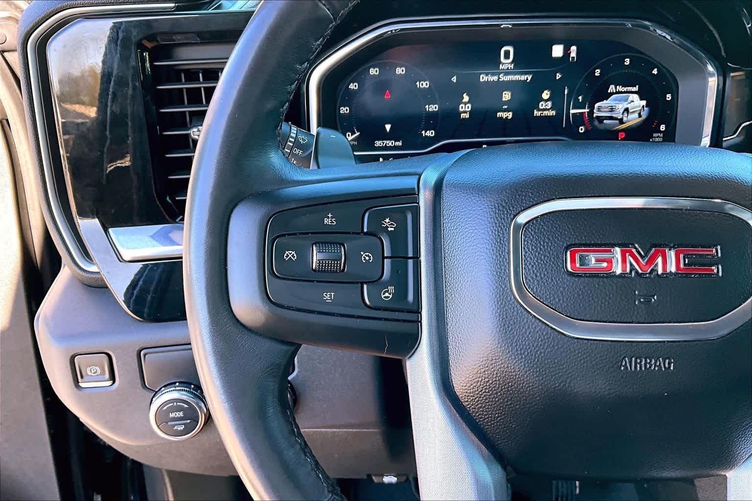 Used 2022 Onyx Black GMC SLT image 24