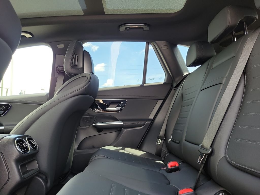 New 2027 Polar White Mercedes-Benz GLC 300 image 10