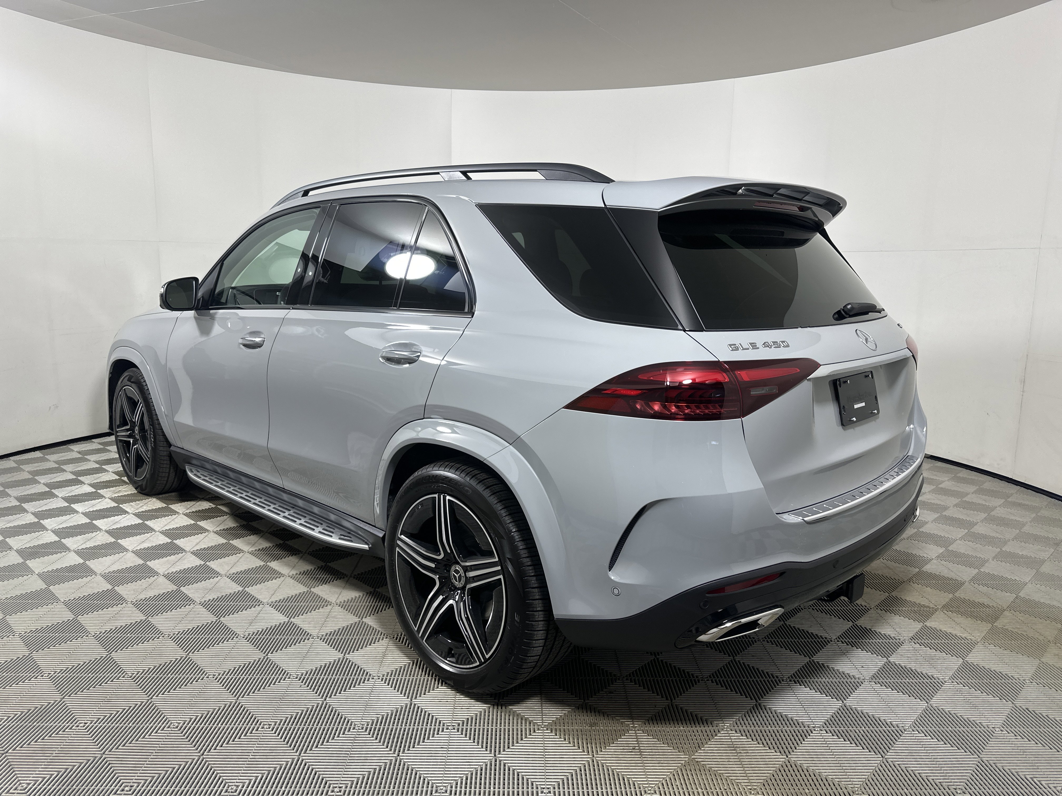 New 2026 MANUFAKTUR Alpine Grey Mercedes-Benz GLE 450 image 32