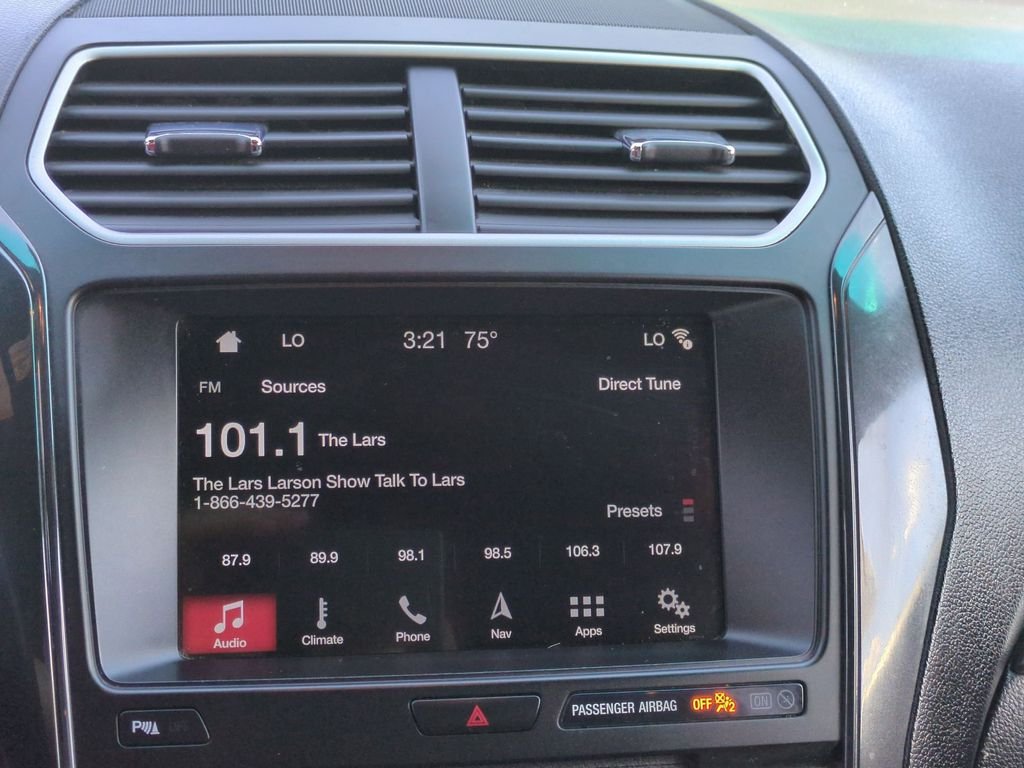 Used 2017 Blue Ford XLT image 19