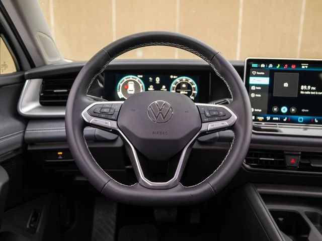 New 2026 White/off-white Volkswagen 2.0T SE image 26