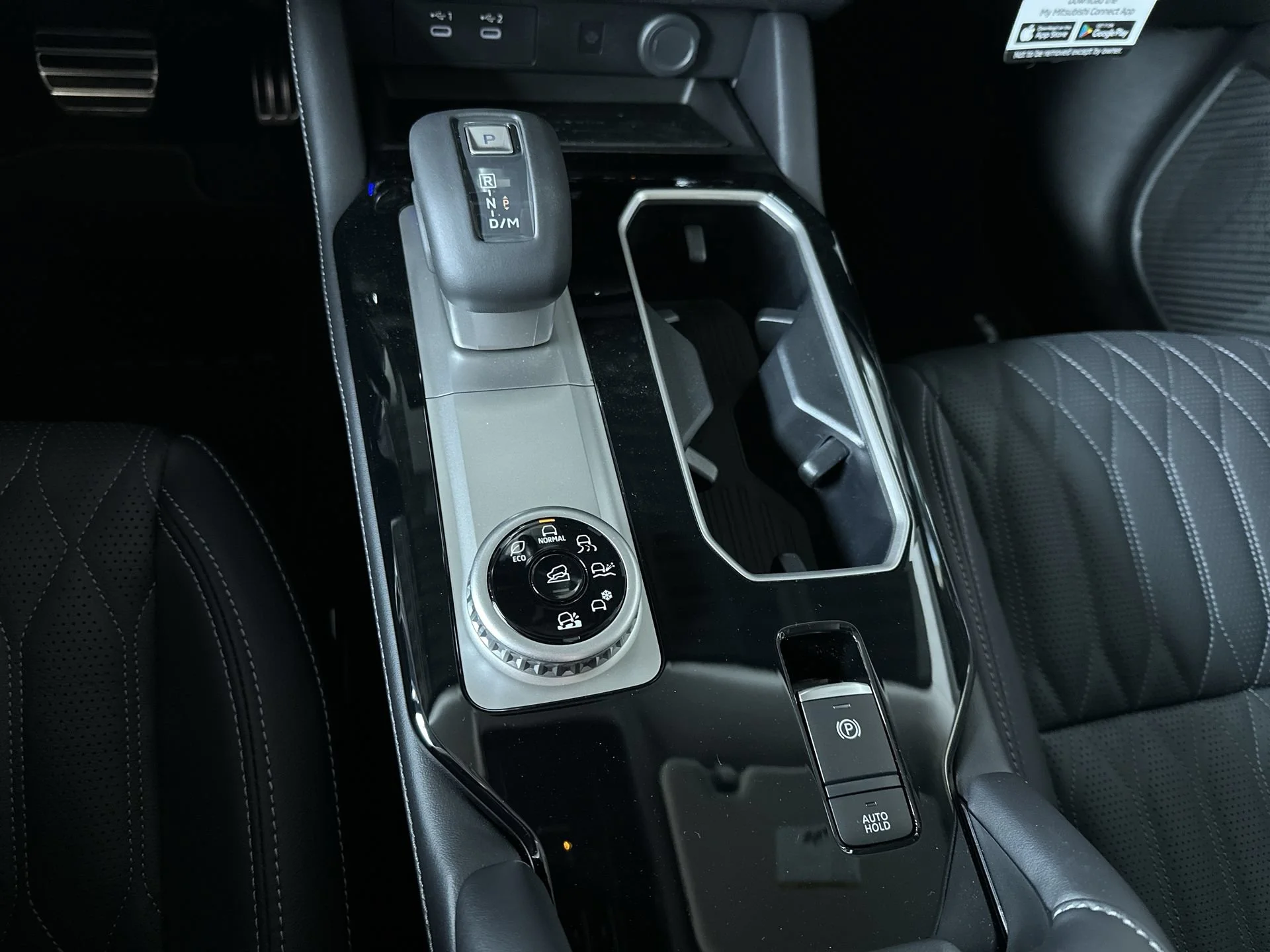 New 2026 White Diamond Mitsubishi SEL image 21