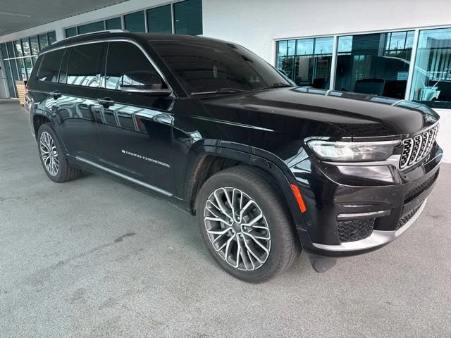 Used 2021 Diamond Black Crystal Pearlcoat Jeep Summit Reserve image 1