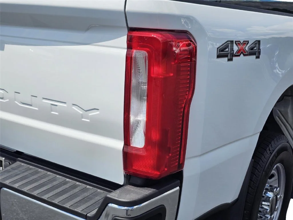Used 2026 Oxford White Ford XL image 10