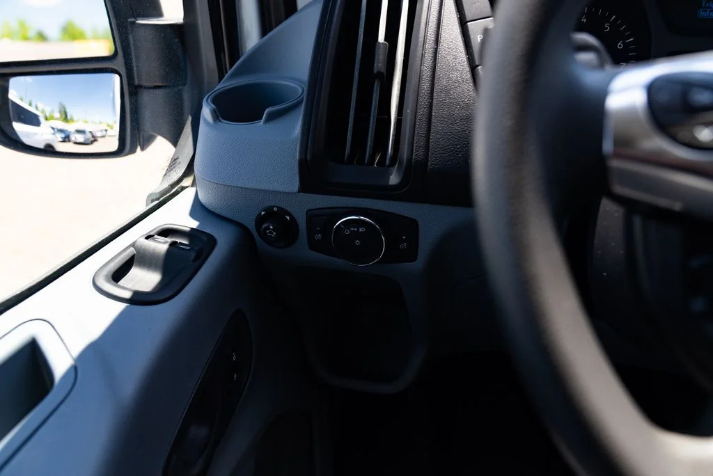 Used 2018 White Ford XL image 13