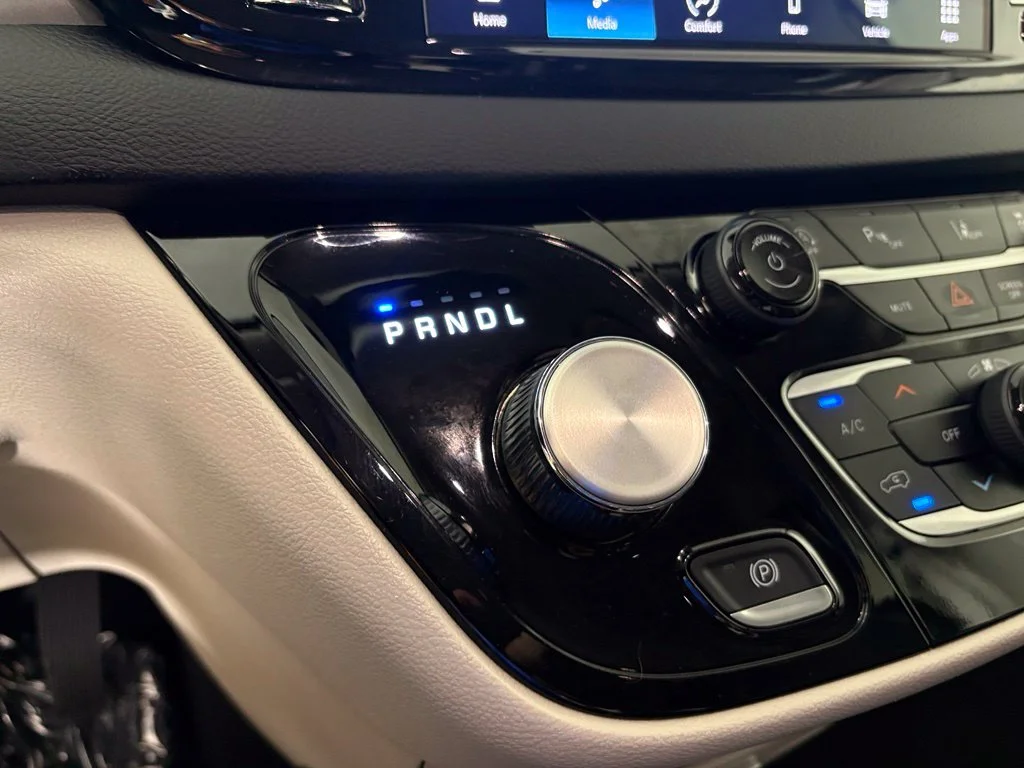 Used 2023 White Chrysler Touring L image 27