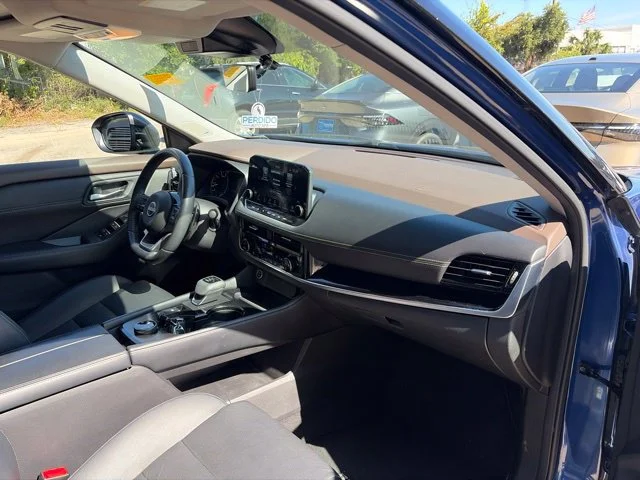 Used 2023 Blue Nissan SL image 11
