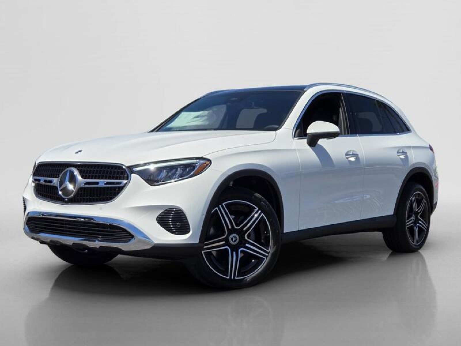 New 2026 Polar White Mercedes-Benz GLC 300 SUV image 1