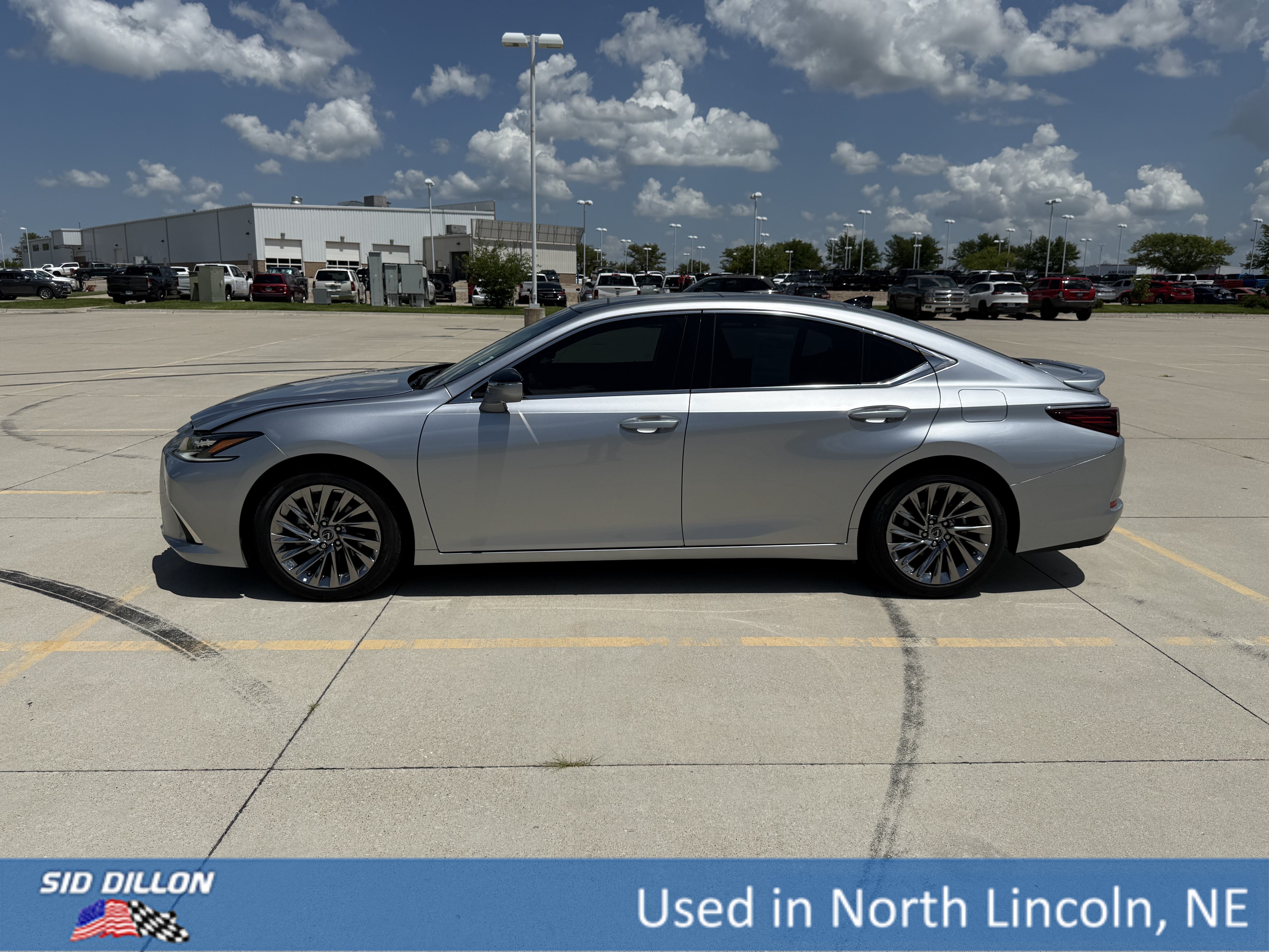 Used 2025 Iridium Lexus ES 350 Ultra Luxury image 2