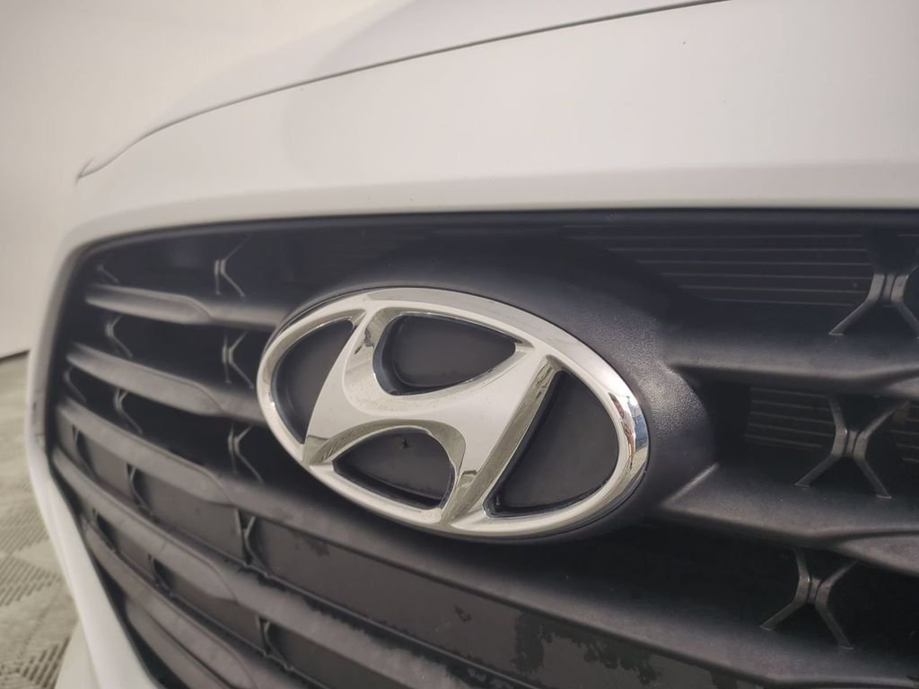 Used 2020 White Hyundai 2.0 Premium image 13