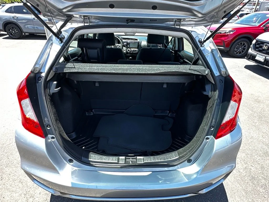Used 2018 Silver Honda EX image 8