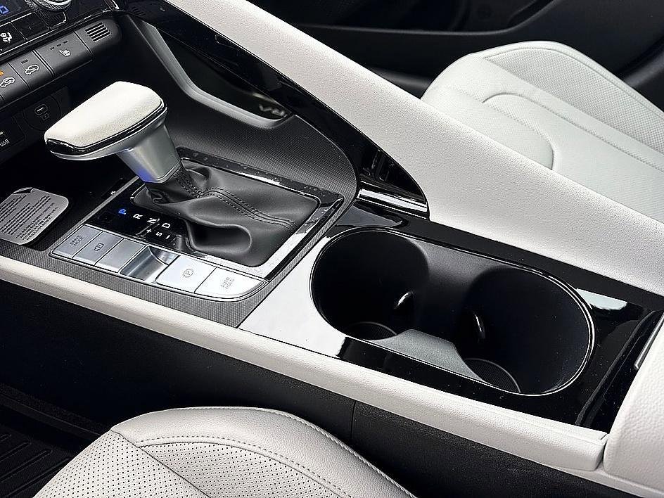 New 2026 Abyss Black Hyundai Limited image 26