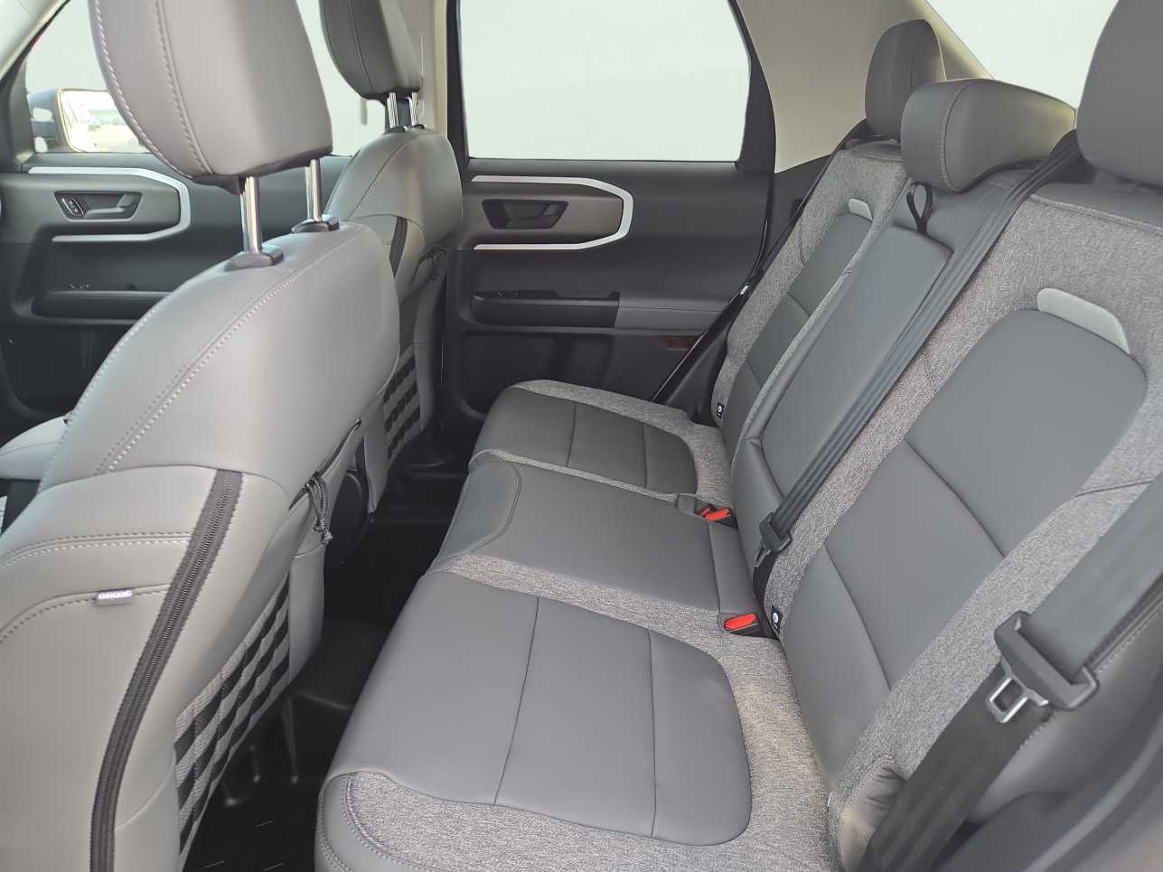 New 2026 Oxford White Ford Badlands® image 22