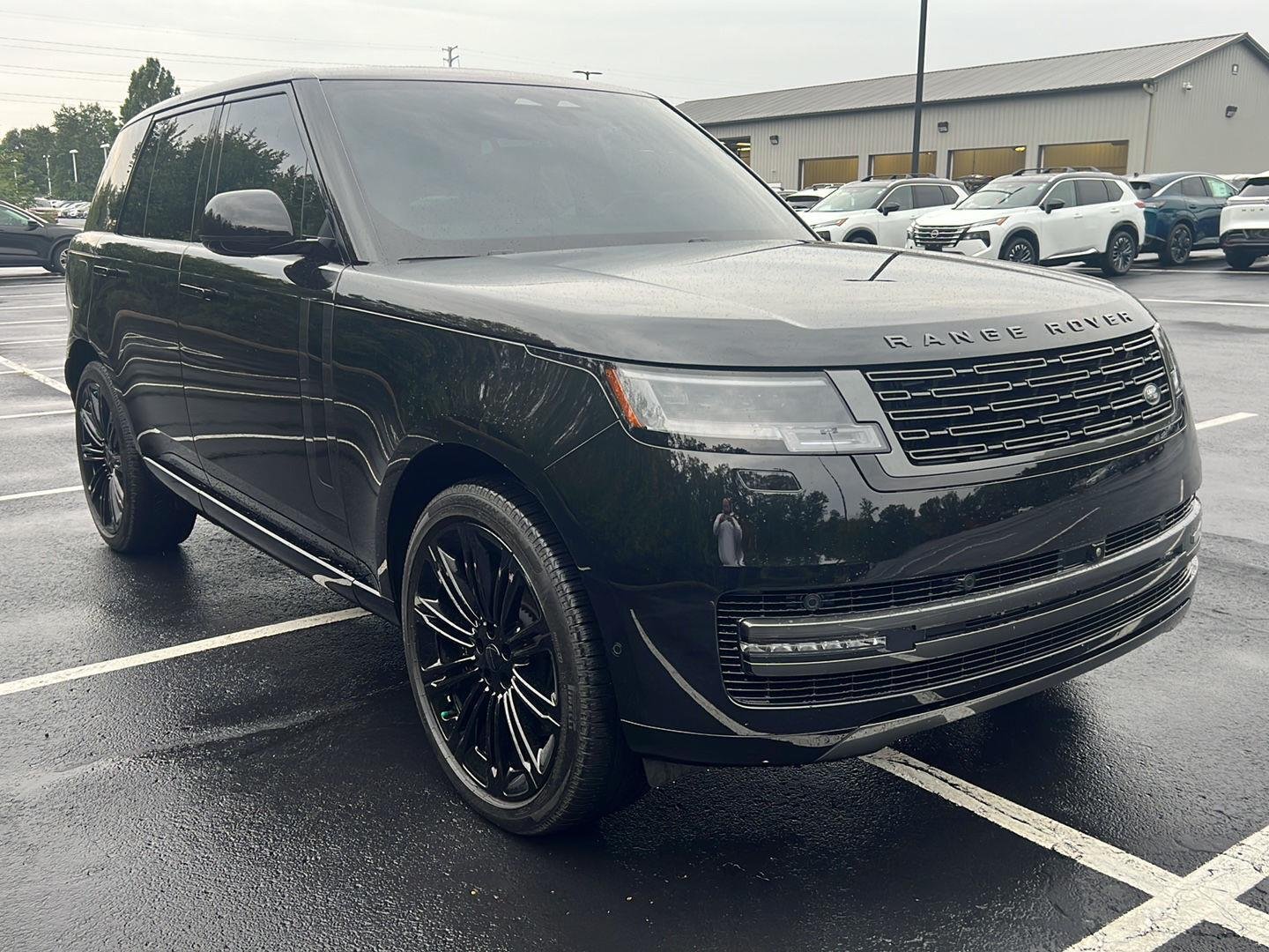 Used 2026 Santorini Black Metallic Land Rover SE image 7