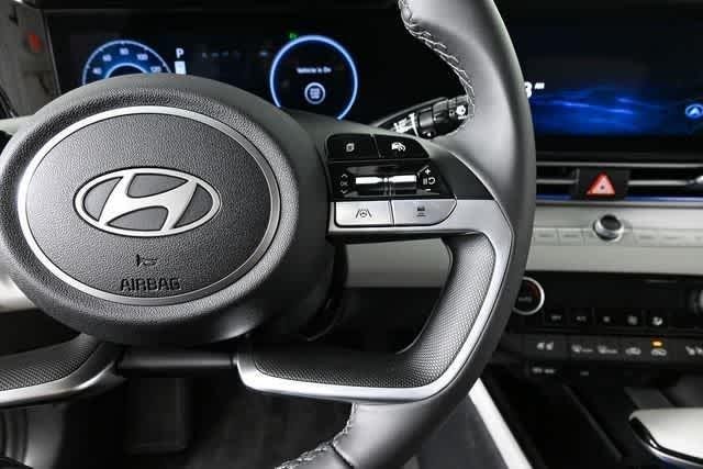 2025 Hyundai Elantra Limited - Photo 47