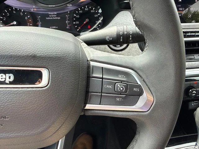 Used 2024 Gray Jeep Latitude image 31
