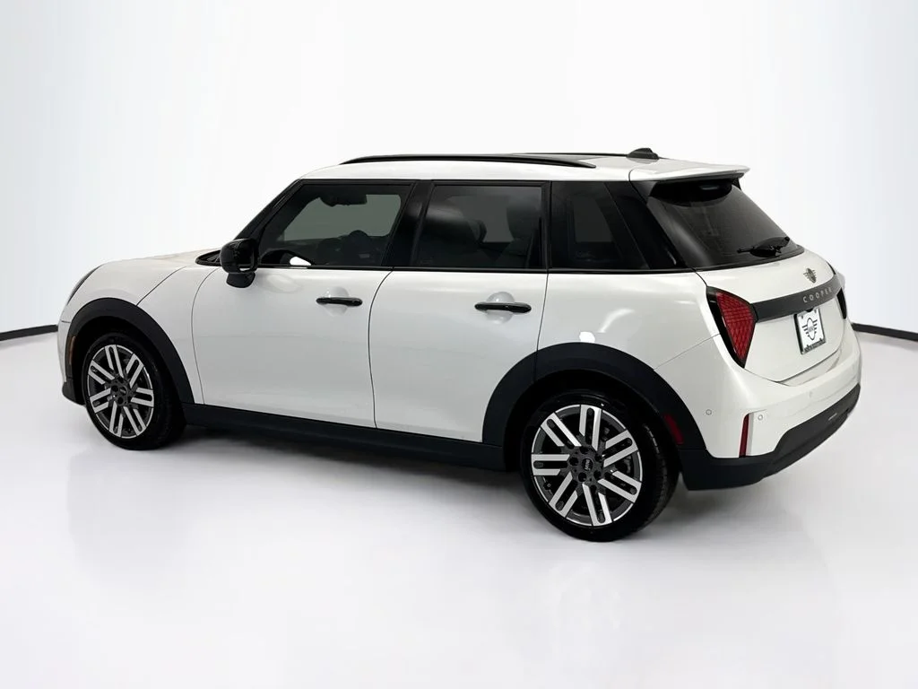New 2026 Nanuq White Metallic MINI Signature Plus image 7