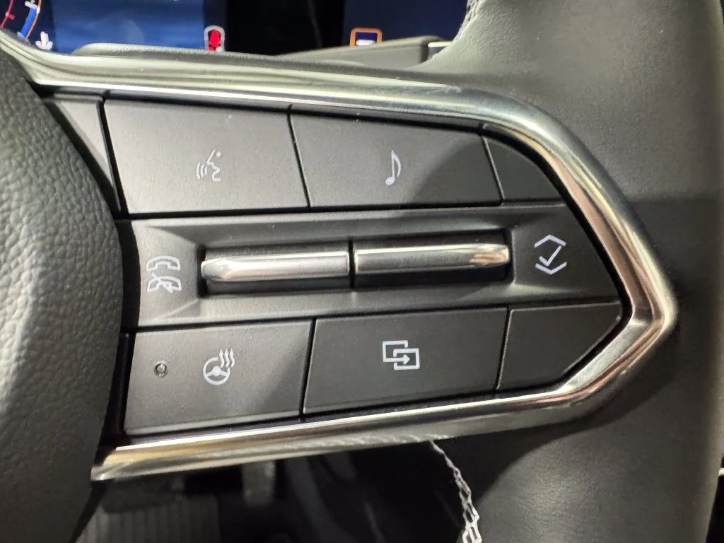 2027 Chevrolet Traverse LT - Photo 18