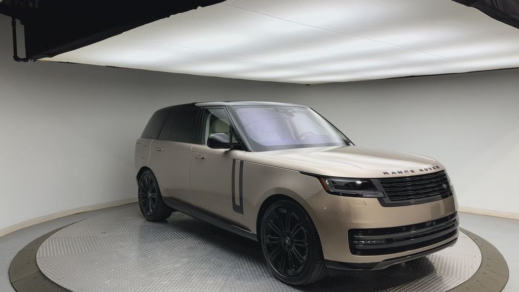 Used 2023 Batumi Gold Premium Metallic Land Rover SE image 8